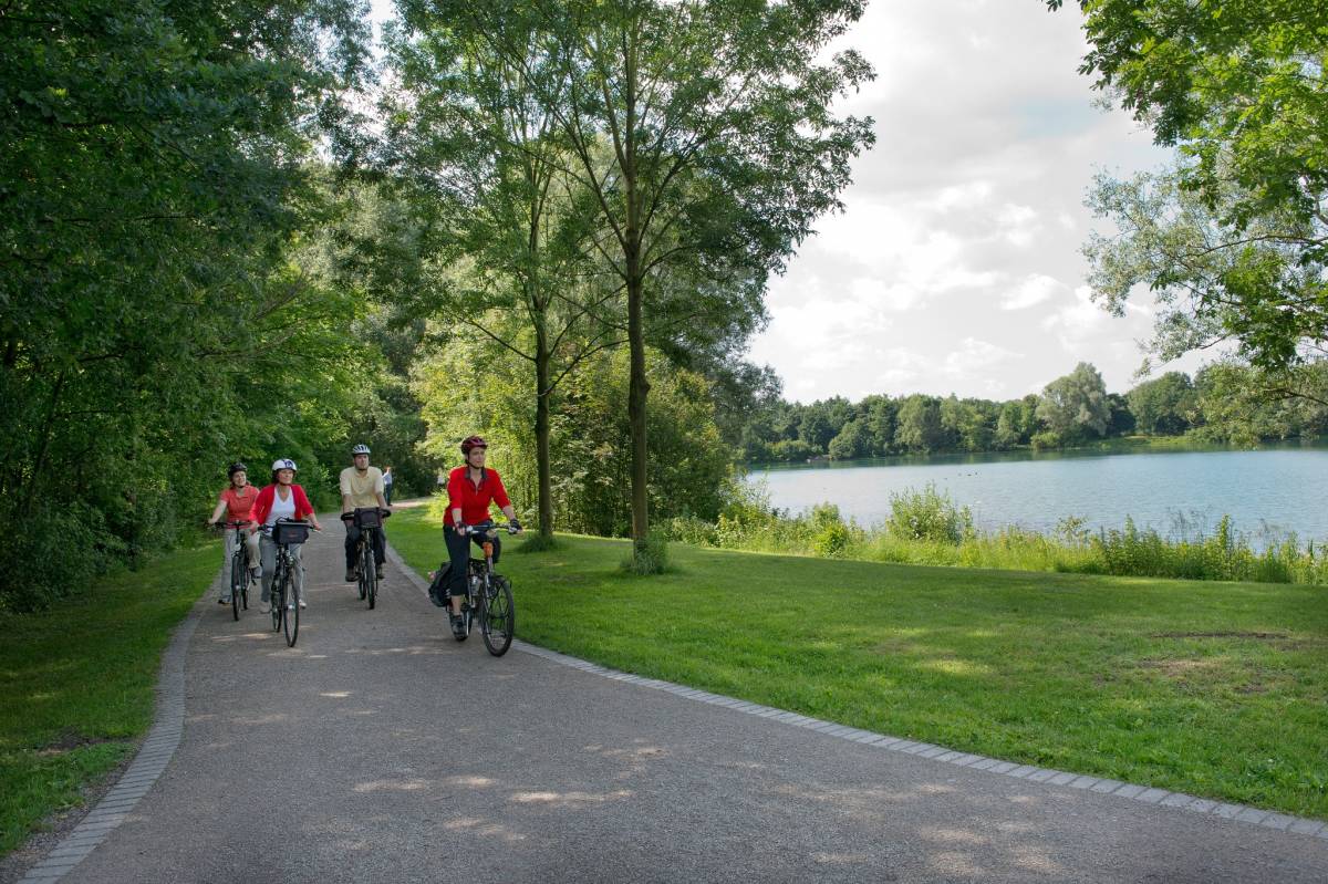 Radfahrer am Padersee © Touristikzentrale Paderborner Land / Reinhard Rohlf